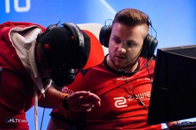 转会市场的 转会市场的